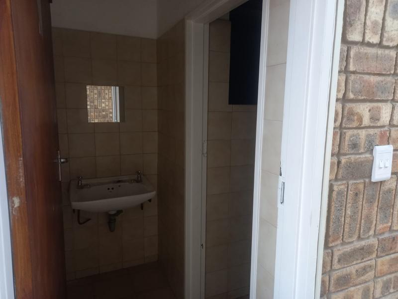 To Let commercial Property for Rent in Korsten Eastern Cape